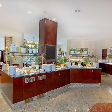 Dorint Hotel Лайпциг Екстериор снимка
